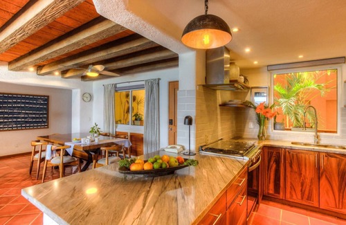 South Shore Hotel Area Condo | Attractive beachfront condo in the most beautiful beach of Puerto Vallarta