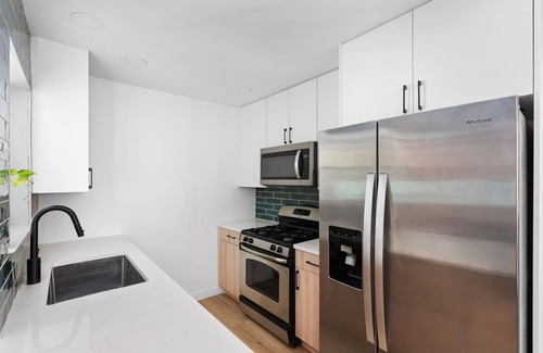 McNeil House | ATX Funk House Sleeps 8 Cowboy Pool The Domain Q2
