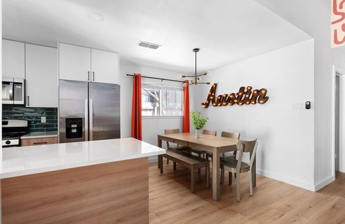 McNeil House | ATX Funk House Sleeps 8 Cowboy Pool The Domain Q2