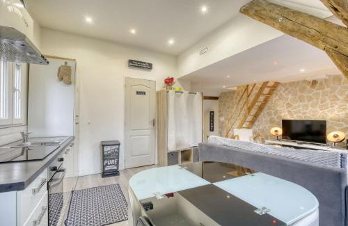 Louvres Apartment | Atypical Apartment CDG Paris Parc Expo Asterix
