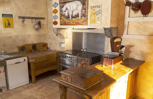 Brinay Other | Atypical cottage "the family is in the wheat".