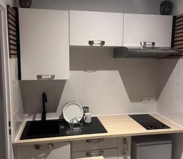 Bacalan Apartment | Atypical jacuzzi accommodation in Bordeaux!