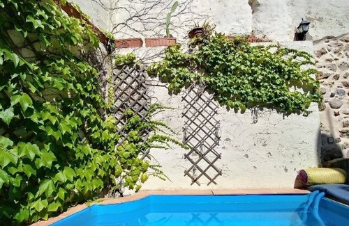 Pouzolles House | Atypical village house with swimming pool amidst vineyards