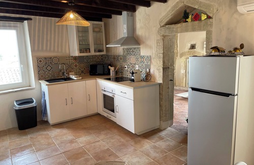 Issirac House | Atypical village house