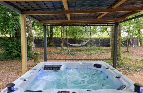 Blois House | AU B'HONNEUR DE BLOIS Gîte 5 étoiles pour 6 personnes avec JACUZZI