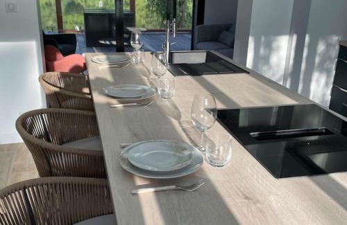 Ande House | Au bal des hirondelles