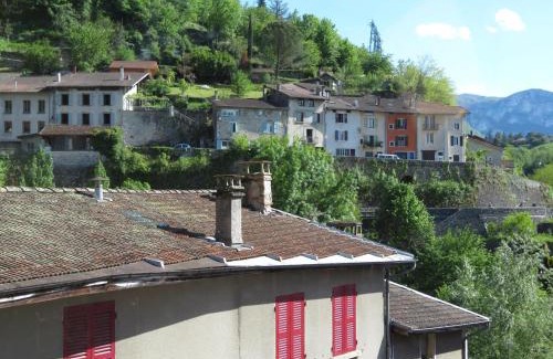 Pont-en-Royans Apartment | Au Bonheur Suspendu