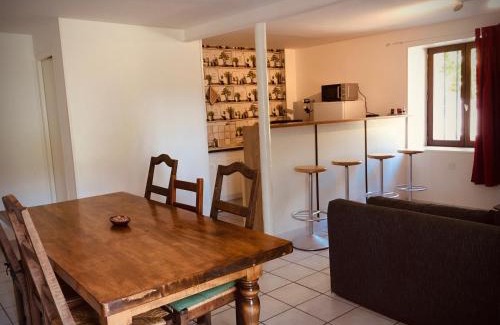 Pesmes Apartment | Au bord de l eau