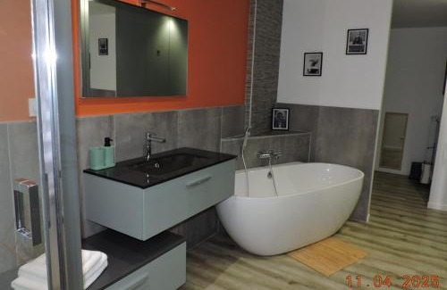 Aiguelèze Hotel | Au bord de l'eau Salles sur Cerou