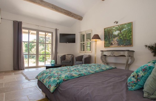 Asperes Bed & Breakfast | AU CLOS DU PRESSOIR sauna spa et piscine au coeur d'un vignoble