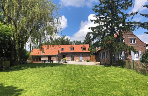Saint-Jans-Cappel Cottage | Au coin du loup, Flemish bed and breakfast on the Franco-Belgian border, in the heart of the mountains