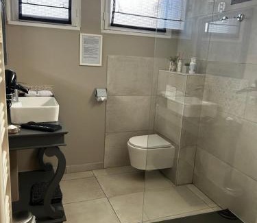 Bain-de-Bretagne House | Au domaine des anges, 3 gîtes luxueux avec Jacuzzi privatif, sauna, mini-piscine, piscine extérieure chauffée en saison