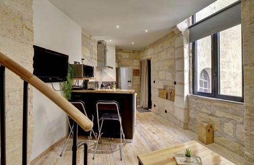 Capucins - Victoire Apartment | Au Marché des Capucins - Joli T2 en duplex