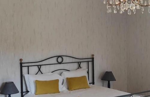 Croissy-sur-Celle House | Au Moulin des Prés - Gîte 15 couchages au bord de l'eau