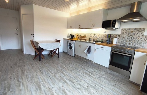 Issoire Apartment | Au parfait : Ground floor, quiet, parking, garden, ideally situated