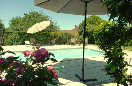 Fossemagne Bed & Breakfast | Au pays de Jacquou : Chambre d’hôtes et table d’hôtes