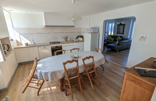 Saint-Pantaleon-de-Larche House | Au Sud-ouest de Brive Joli Gîte 8 Personnes à Deux pas de la Dordogne et du Lot