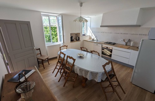 Saint-Pantaleon-de-Larche House | Au Sud-ouest de Brive Joli Gîte 8 Personnes à Deux pas de la Dordogne et du Lot