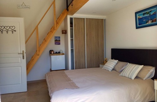 Roquevaire Bed & Breakfast | Au temps des secrets guest room breakfast included