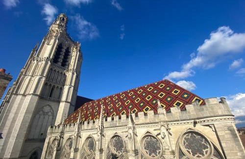 Sens Apartment | Au toit de la cathédrale