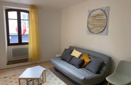 Aubenas Apartment | Aubenas : Beau studio, proche du château