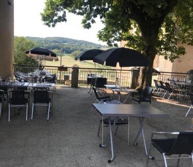 Saint-Sulpice-le-Dunois Hotel | Auberge de la fontaine aux loups
