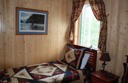 Routhierville Hotel | Auberge de la Rivière Matapédia - Matapédia River Lodge