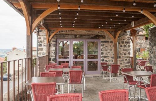 Usson Hotel | Auberge De Margot