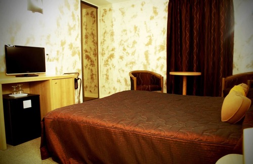 Celles-sur-Durolle Hotel | Auberge du Palais