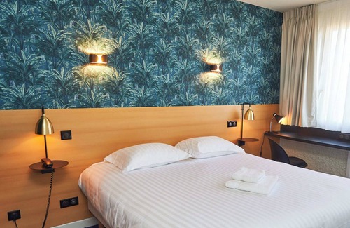 Remilly-Aillicourt Hotel | AUBERGE DU PORT