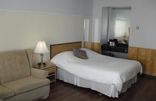Dolbeau-Mistassini Hotel | Auberge La Diligence