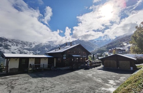 Mayens-de-Riddes Hotel | Auberge la Tzoumaz