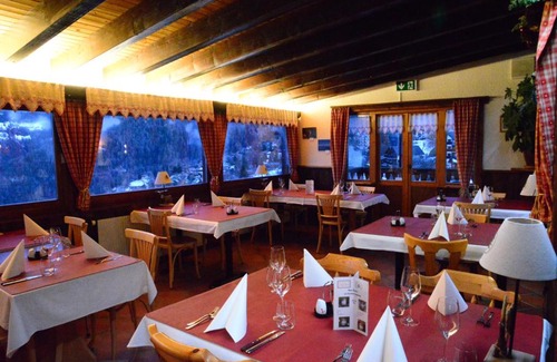 Mayens-de-Riddes Hotel | Auberge la Tzoumaz