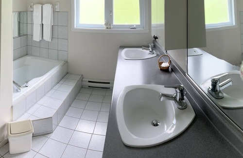 Saint-Jean-de-Matha Hotel | Auberge Matha