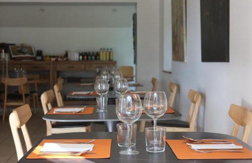Sainte-Gemme-en-Sancerrois Hotel | Auberge Sainte-Gemme