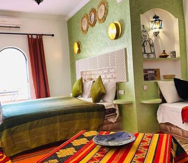 Akhendachou nAit Ouffi Hotel | Auberge Tissadrine