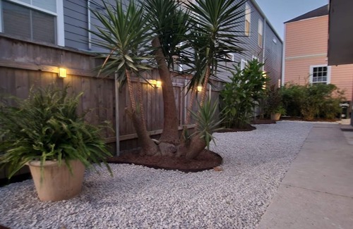 Audubon Apartment | Audubon House Apt. 2: 2bd/1ba