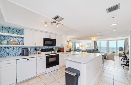 Daytona Beach Shores Condo | AUG - OCT SALE! Stunning Oceanfront King Ste 2Bd2BA Pool NoDrive BEACH ShoreClub