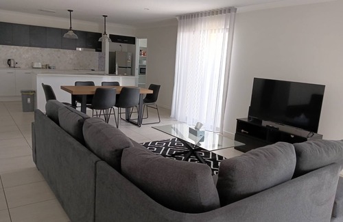 Augustine Heights House | Augustine Heights, Queensland, Australia