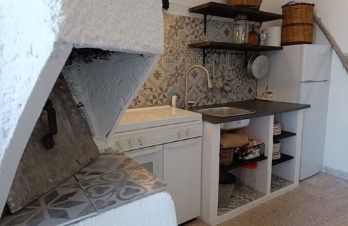 Solicchiata House | Aunt Pina's Palmento. Quiet house with garden at the foot of Mount Etna.