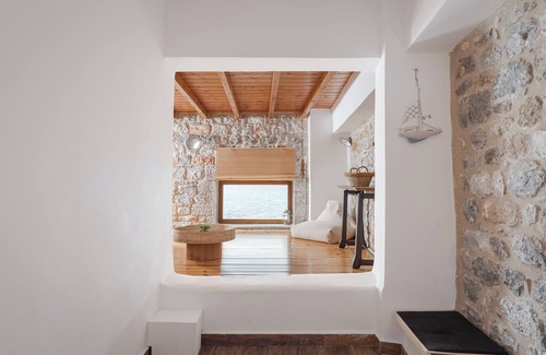 Neo Itilo Villa | Aura Seafront Villa, Bill & John Peloponnese