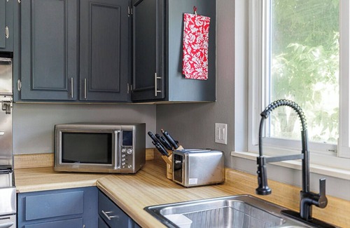Aurora Highlands House | Aurora 4BR close to DIA, Anschutz Medical & Downtown Denver