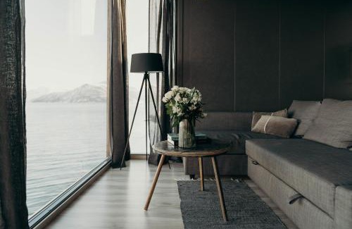 Lyngen Cabin | Aurora Fjord Cabins