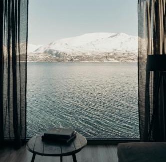 Lyngen Cabin | Aurora Fjord Cabins
