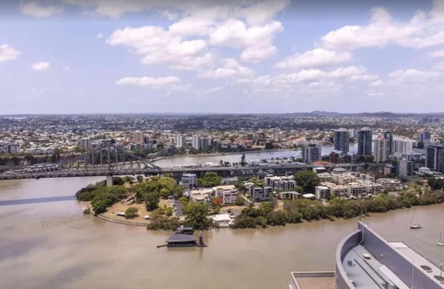 Brisbane Central Business District House | Aurora Tower Suits