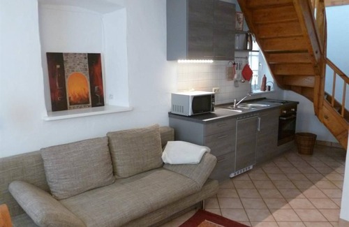 Weisenheim am Berg Bed & Breakfast | Auslese - Holiday apartment - Alter Winzerhof
