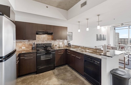 Second Street District Apartment | Austin | Awe-inspiring 1BD/1BA 2nd Street District Apartment