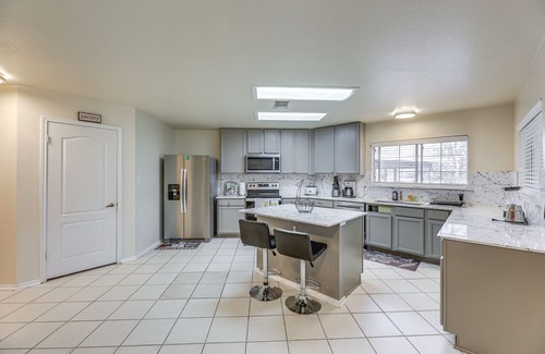 Hillcrest House | Austin Home w/Deck - 9 Mi to Zilker Park!