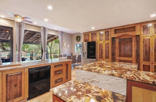 Hudson Bend House | Austin | Lake Travis | 4/3.5 Pool Oasis & Tub