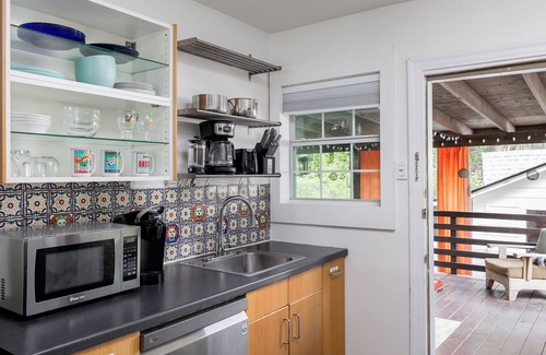 Austin House | Austin Oasis | Hot Tub, Guest House & Walk to Bars